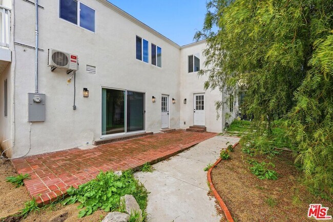 Building Photo - 5452 Harcross Dr