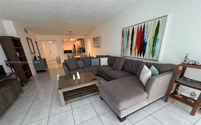 Building Photo - 3375 N Country Club Dr