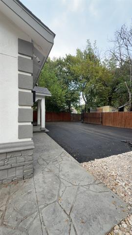 Building Photo - 306 Broadmoor Ave