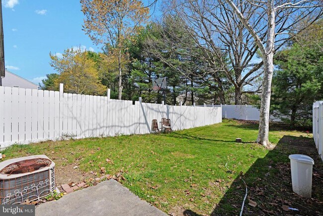 Building Photo - 16 High Meadows Dr