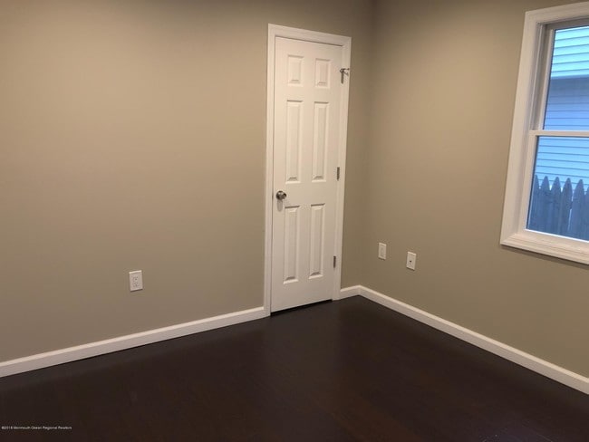 Building Photo - 3147 Hiawatha Ave