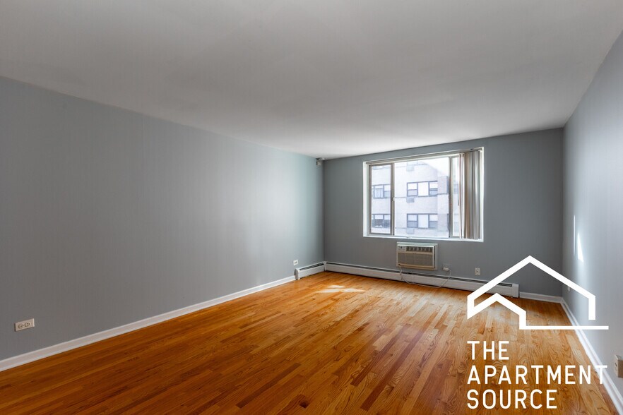 Building Photo - 5820 N Sheridan Rd