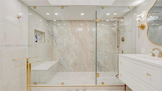 Building Photo - 16711 Collins Ave