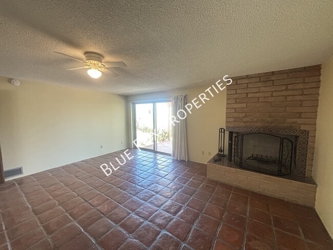 Building Photo - 6521 N Calle Padre Felipe