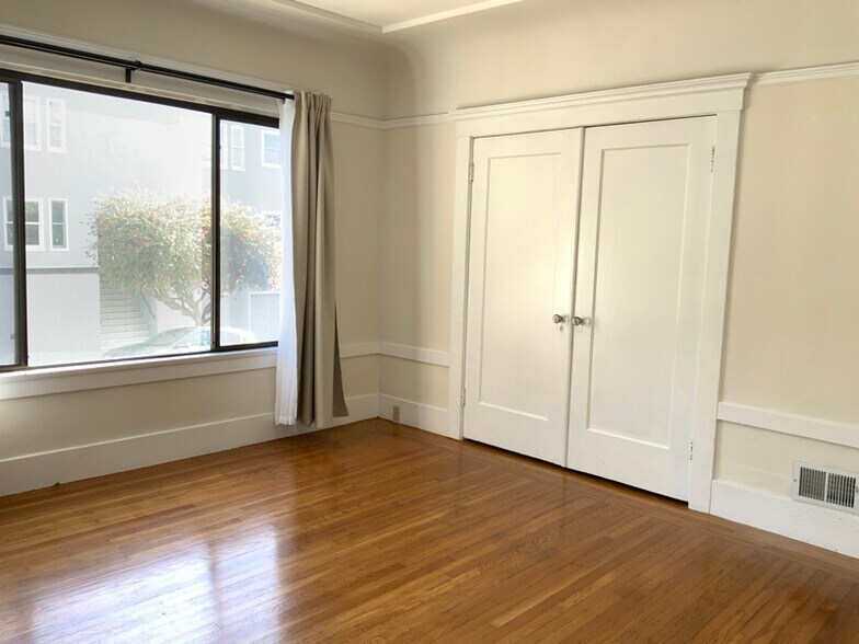 Building Photo - 3901-3907-3907 26th St