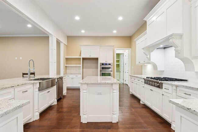 Building Photo - 124 Abamillo Dr