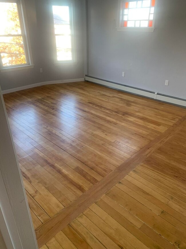 Building Photo - 30 Hemans St