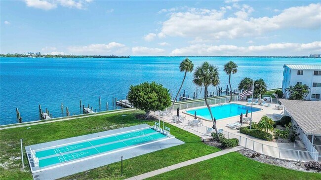 Building Photo - 765 John Ringling Blvd