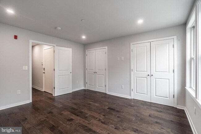 Building Photo - 752 S 8th St
