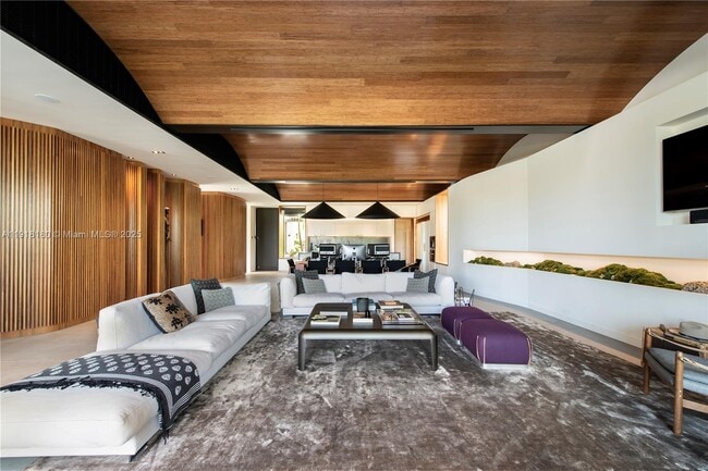 Building Photo - 8055 Noremac Ave