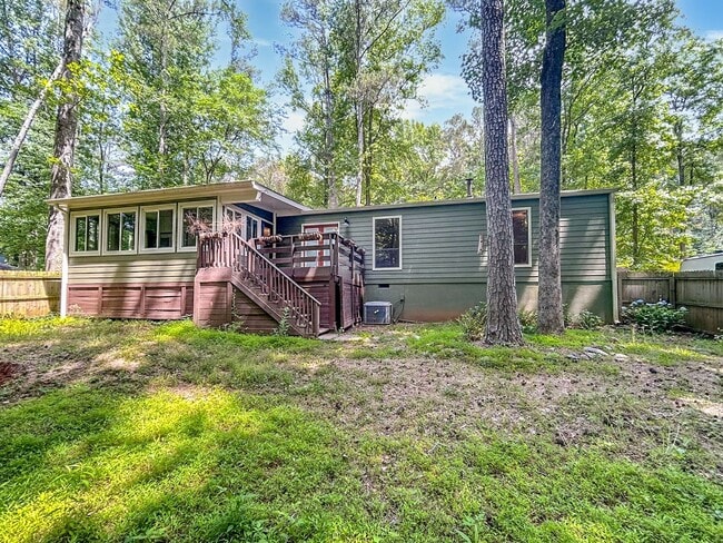 Building Photo - 3 BR Wooded Retreat in the Heart of East Cobb!