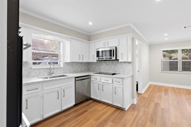 Building Photo - 12434 Briar Forest Dr