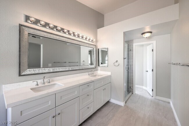 Building Photo - 10024 Sail Landing Ct