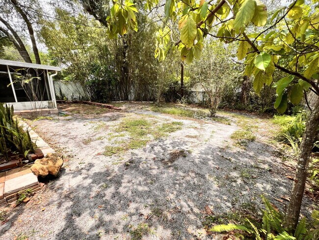 Building Photo - 253 Ashwood Dr