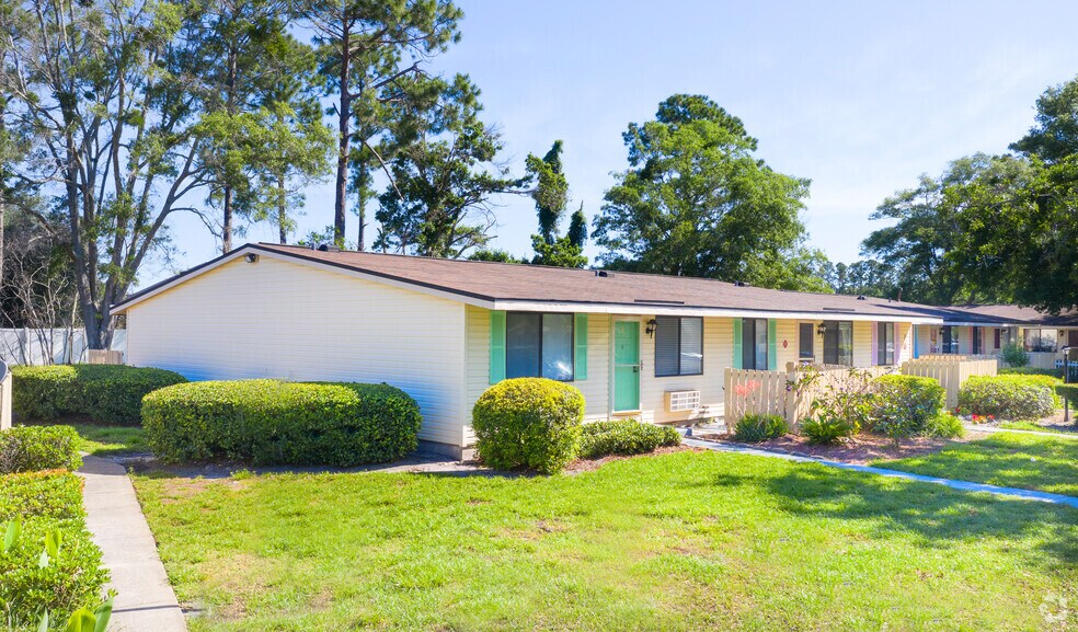 Beach Bluff Apartments 3210 Discovery Way Jacksonville FL 32224