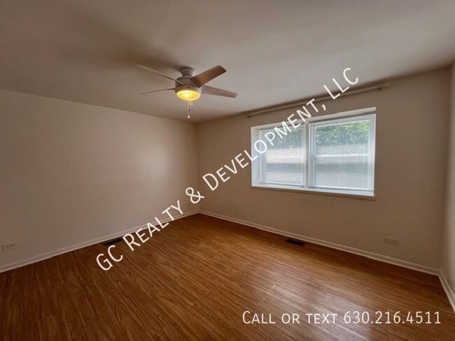 Building Photo - 1800 Jamestown Cir
