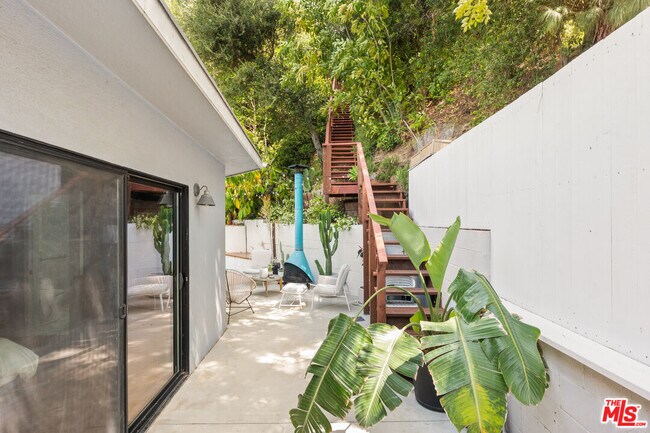 Building Photo - 3744 Buena Park Dr