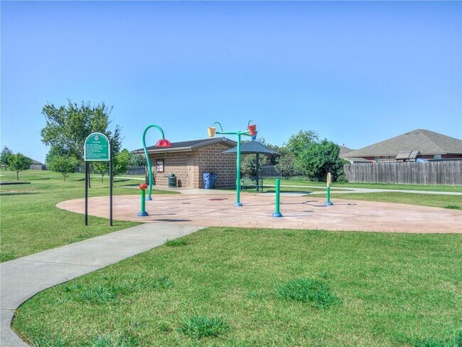 Building Photo - 517 Apple Tree Ln
