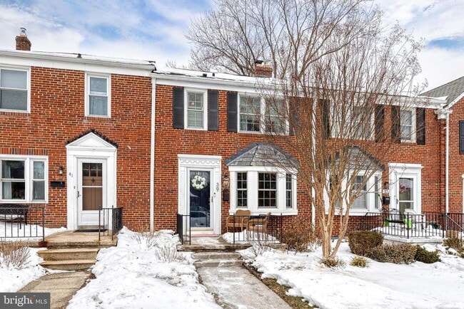 Building Photo - 39 Regester Ave