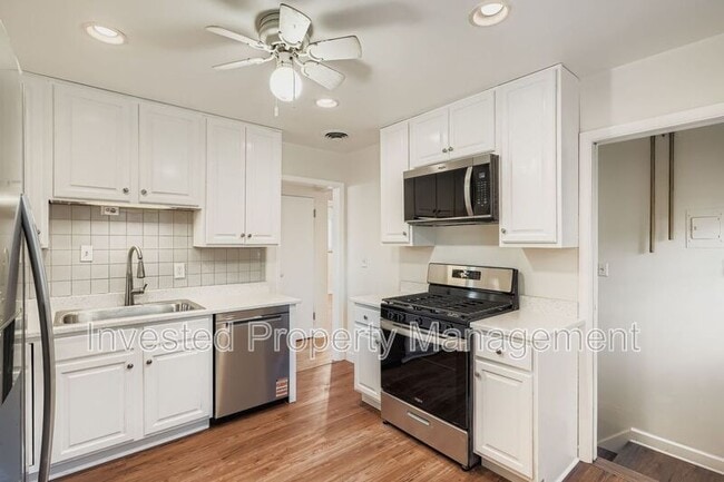 Building Photo - 4334 E 18th Ave