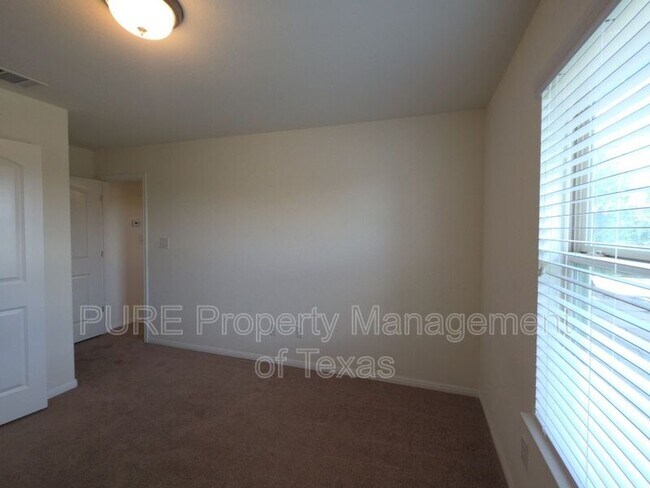 Building Photo - 417 Cinnamon Teal Ln