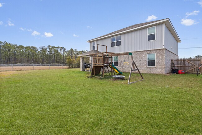 Building Photo - 8588 Palmetto Dr