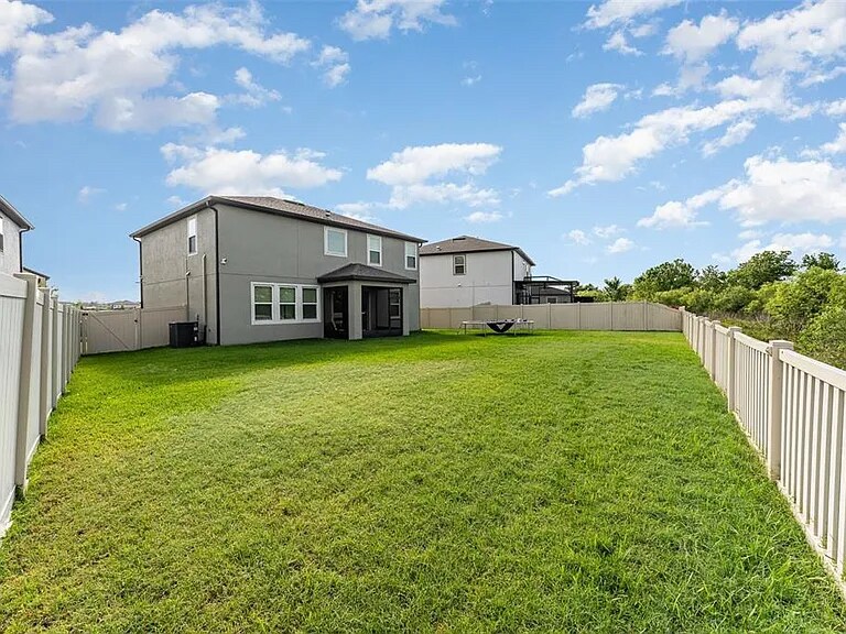 Building Photo - 13532 Palmera Vista Dr