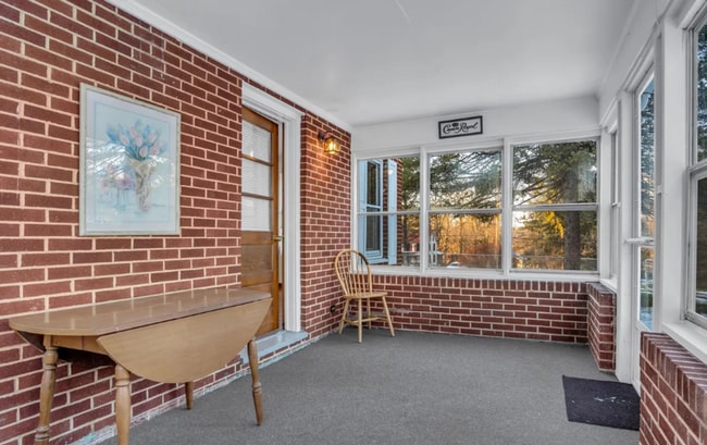 Building Photo - 4 Bedroom homestead on 6.68 acres