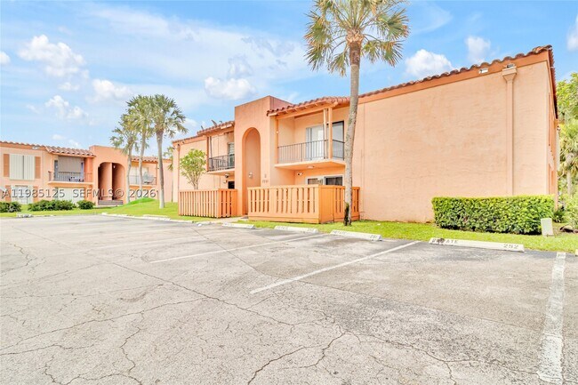 Building Photo - 7201 Miami Lakes Dr