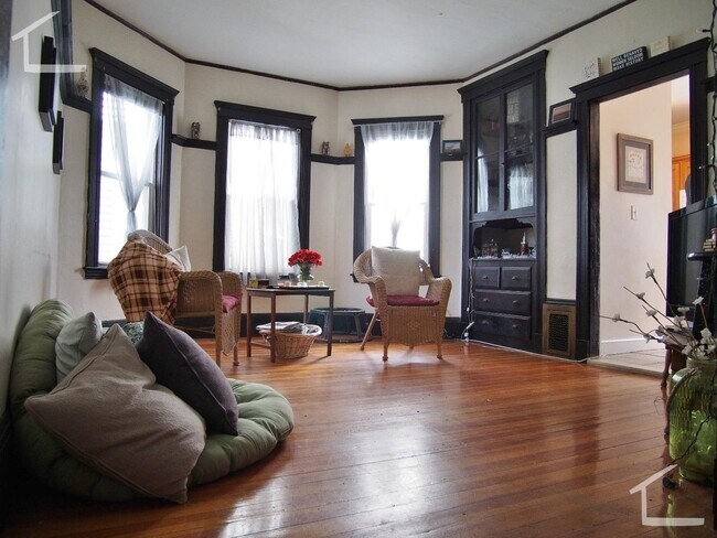 Building Photo - 64 Tremont St