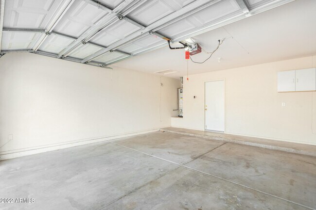 Building Photo - 12531 W Edgemont Ave