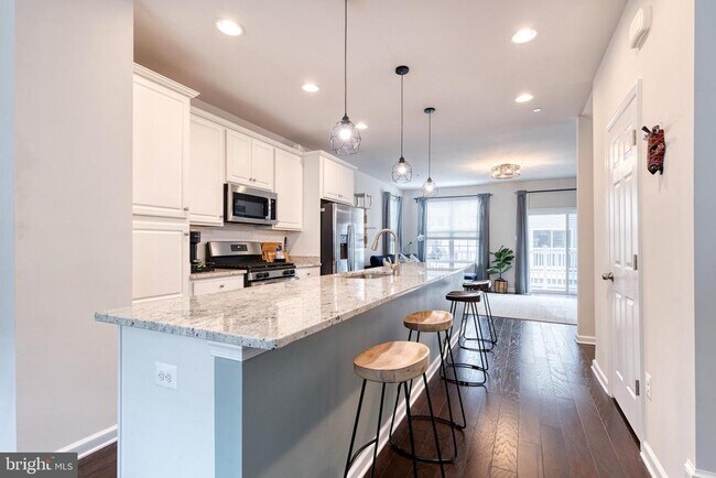 Building Photo - 12925 Brickyard Blvd