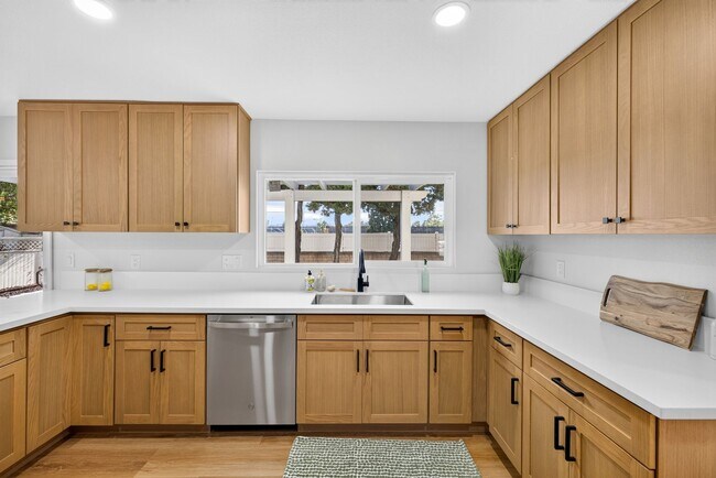 Building Photo - 13324 San Martin Pl