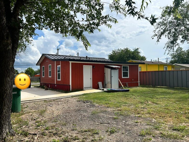 Building Photo - 1411 Sanco St