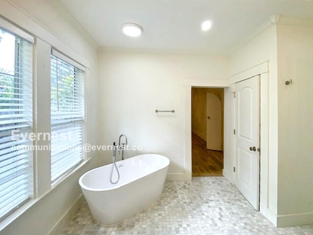 Building Photo - 3007 W San Carlos St