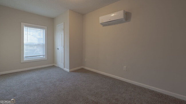 Building Photo - 6218 Creekford Ln