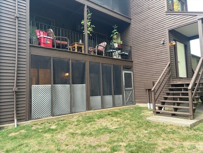 Building Photo - 76 Highwood Dr
