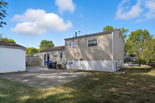 Building Photo - 5401 Spire Ln