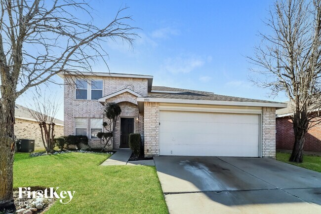 Primary Photo - 3913 Fox Run Dr