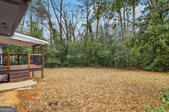 Building Photo - 2953 Meadowview Dr SE