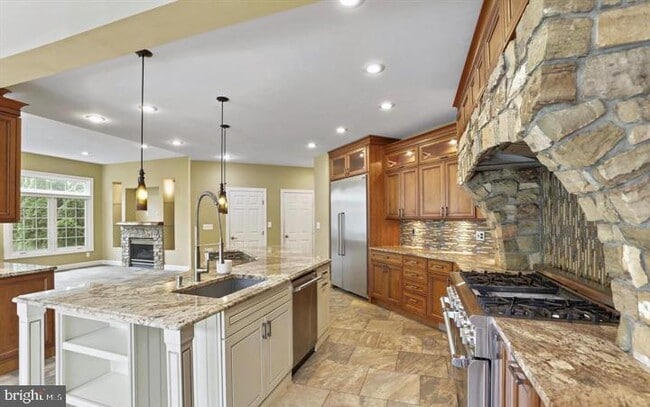 Building Photo - 2054 Madrillon Rd