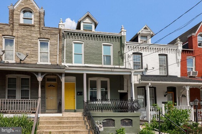Building Photo - 611 S Prince St