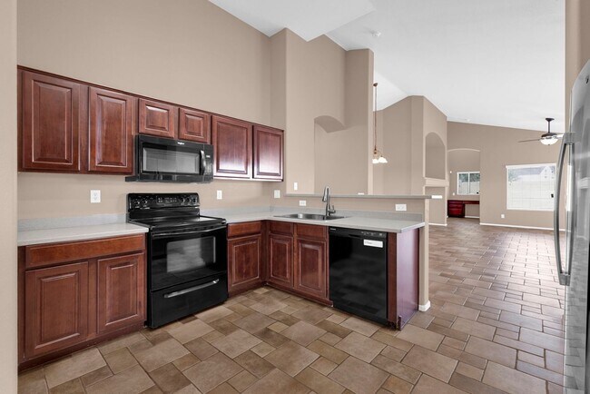 Building Photo - Lovely 3 bed / 2.5 bath Home in the Power ...