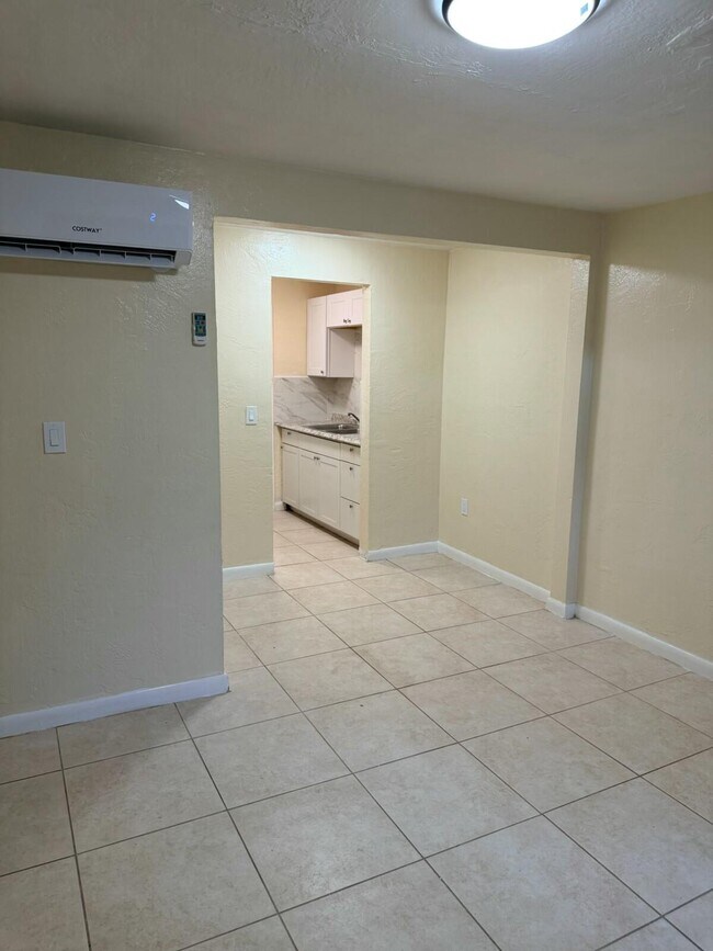 Building Photo - 1135 Sharazad Blvd