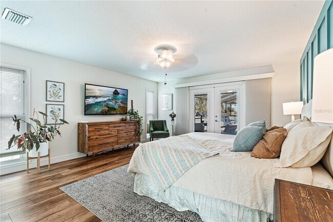 Building Photo - 6611 Surfside Blvd