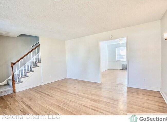 Building Photo - 3 br, 2 bath House - 5414 Lothian Rd