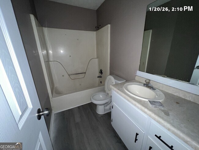 Building Photo - 271 E Wright St