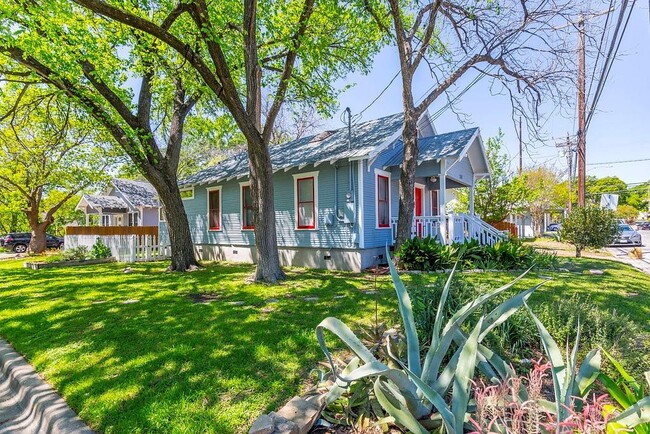 Building Photo - 501 W 41st St