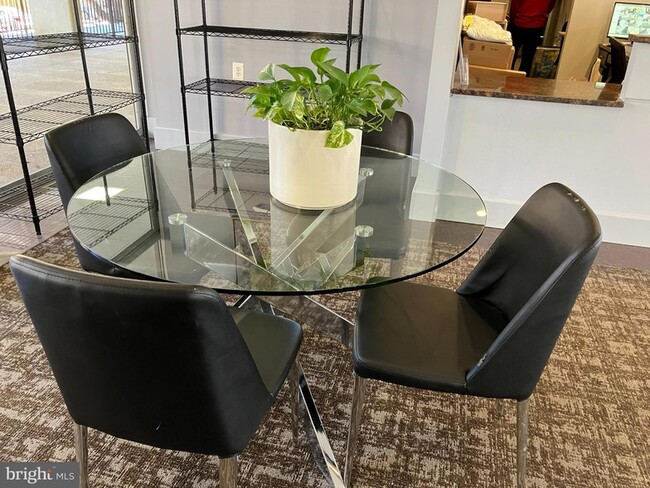 Building Photo - 355 I St SW