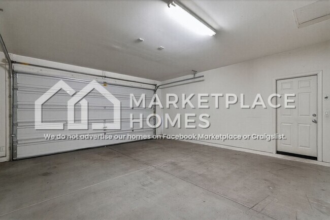 Building Photo - 5309 S 18th Pl